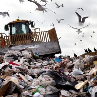 Europa: rifiuti in calo e differenziata in crescita. E’ una vera vittoria?