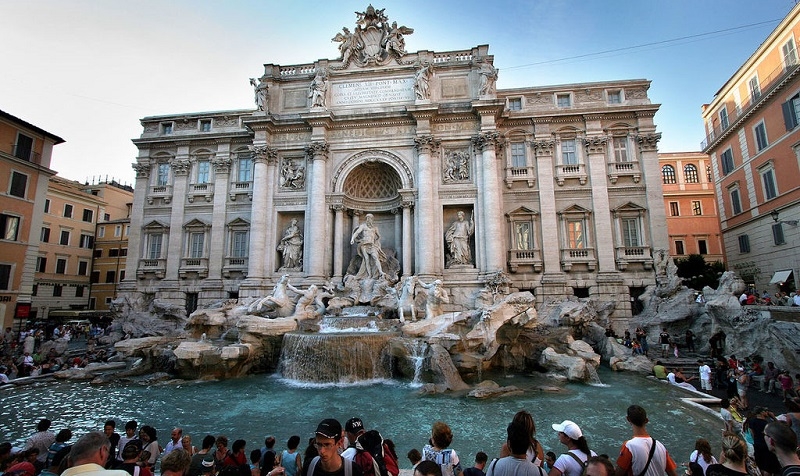 Fendi e la Fontana di Trevi: tra filantropia e reputazione