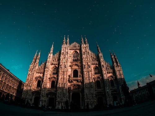 Milano smart city: arrivano 15 isole multimediali